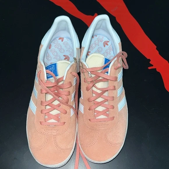 ADIDAS Gazelle Men’s 6.5/Women’s 8 - Picture 3 of 12